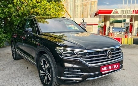 Volkswagen Touareg III, 2018 год, 4 350 000 рублей, 2 фотография