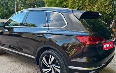 Volkswagen Touareg III, 2018 год, 4 350 000 рублей, 6 фотография