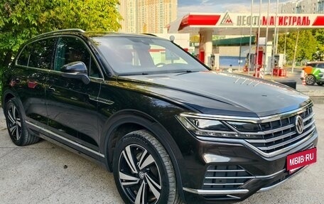 Volkswagen Touareg III, 2018 год, 4 350 000 рублей, 10 фотография