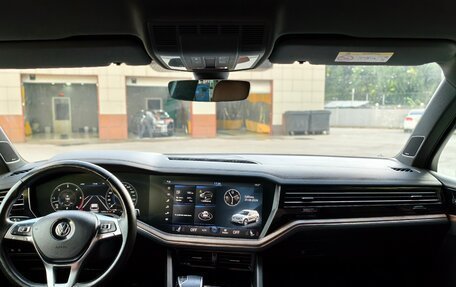 Volkswagen Touareg III, 2018 год, 4 350 000 рублей, 24 фотография