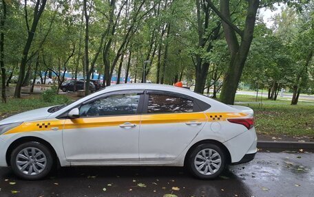 Hyundai Solaris II рестайлинг, 2017 год, 640 000 рублей, 10 фотография