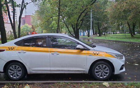 Hyundai Solaris II рестайлинг, 2017 год, 640 000 рублей, 12 фотография