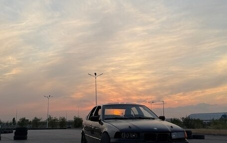 BMW 3 серия, 1993 год, 310 000 рублей, 9 фотография