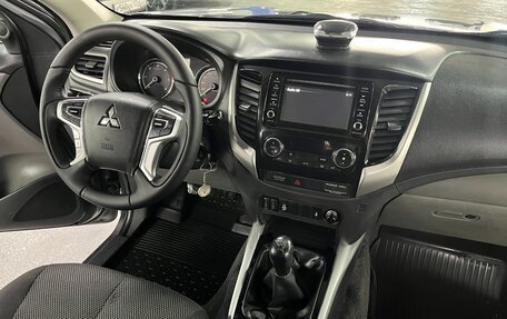 Mitsubishi L200 IV рестайлинг, 2018 год, 1 695 000 рублей, 10 фотография