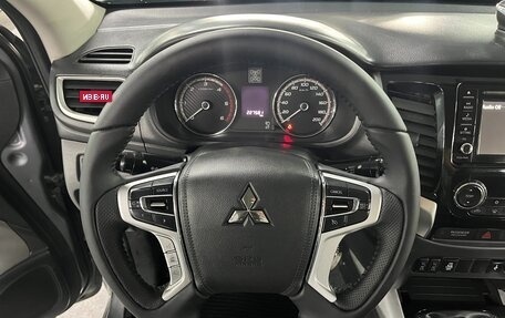 Mitsubishi L200 IV рестайлинг, 2018 год, 1 695 000 рублей, 11 фотография