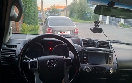 Toyota Land Cruiser Prado 150 рестайлинг 2, 2014 год, 3 690 000 рублей, 12 фотография