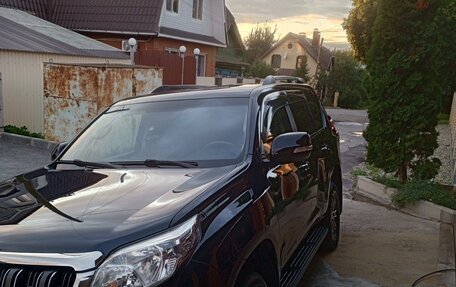 Toyota Land Cruiser Prado 150 рестайлинг 2, 2014 год, 3 690 000 рублей, 2 фотография