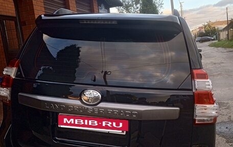Toyota Land Cruiser Prado 150 рестайлинг 2, 2014 год, 3 690 000 рублей, 3 фотография