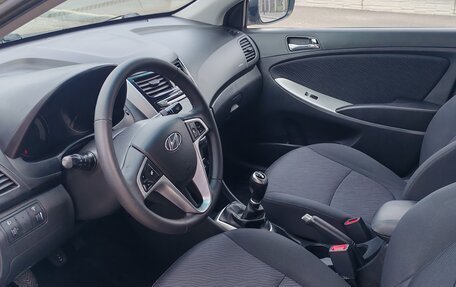 Hyundai Solaris II рестайлинг, 2012 год, 729 000 рублей, 13 фотография