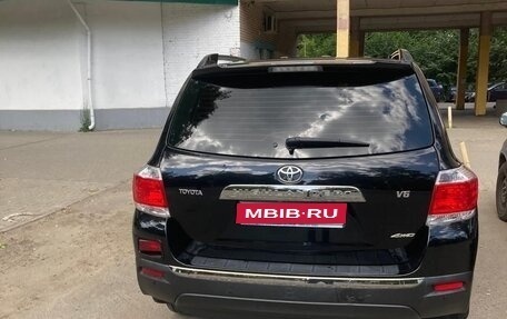 Toyota Highlander III, 2013 год, 2 300 000 рублей, 1 фотография