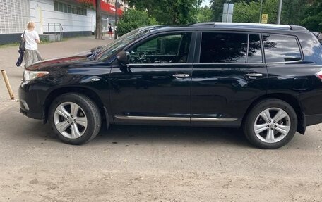 Toyota Highlander III, 2013 год, 2 300 000 рублей, 5 фотография