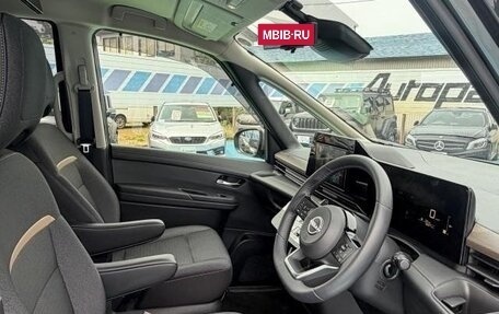 Nissan Serena, 2024 год, 2 400 000 рублей, 9 фотография