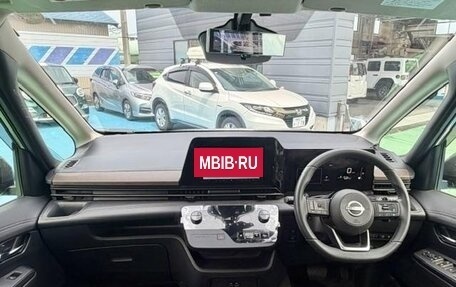 Nissan Serena, 2024 год, 2 400 000 рублей, 11 фотография