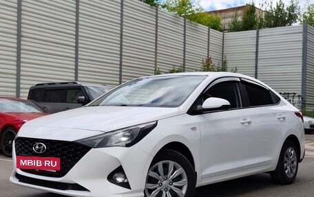 Hyundai Solaris II рестайлинг, 2021 год, 1 350 000 рублей, 5 фотография
