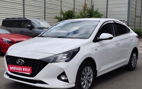 Hyundai Solaris II рестайлинг, 2021 год, 1 350 000 рублей, 2 фотография