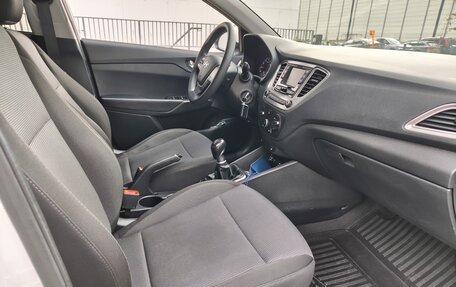 Hyundai Solaris II рестайлинг, 2021 год, 1 350 000 рублей, 21 фотография