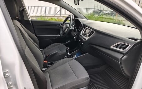 Hyundai Solaris II рестайлинг, 2021 год, 1 350 000 рублей, 19 фотография