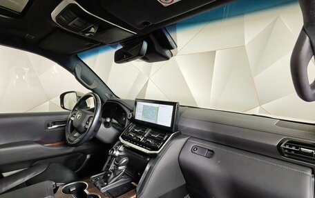 Toyota Land Cruiser, 2022 год, 9 099 000 рублей, 12 фотография