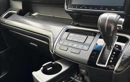 Honda Stepwgn IV, 2017 год, 1 630 000 рублей, 3 фотография