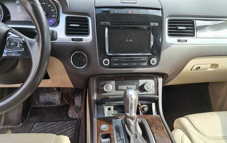 Volkswagen Touareg III, 2013 год, 1 820 000 рублей, 12 фотография