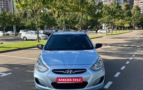 Hyundai Solaris II рестайлинг, 2011 год, 780 000 рублей, 1 фотография