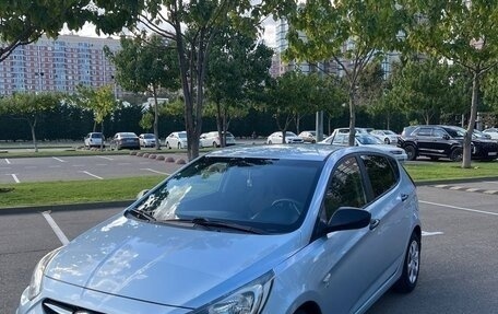 Hyundai Solaris II рестайлинг, 2011 год, 780 000 рублей, 2 фотография