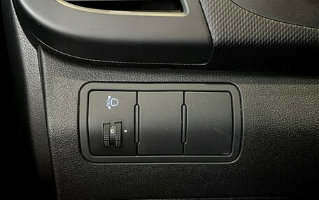 Hyundai Solaris II рестайлинг, 2011 год, 639 000 рублей, 9 фотография