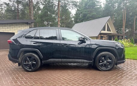 Toyota RAV4, 2021 год, 2 650 000 рублей, 3 фотография