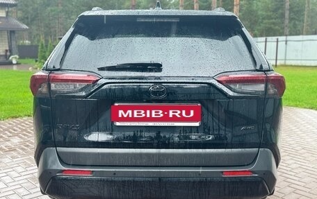 Toyota RAV4, 2021 год, 2 650 000 рублей, 4 фотография
