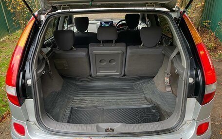 Nissan Tino, 2002 год, 305 000 рублей, 8 фотография