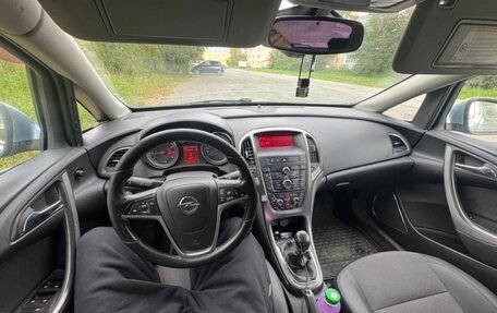 Opel Astra J, 2011 год, 530 000 рублей, 1 фотография