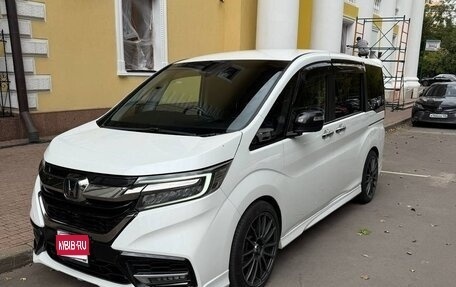 Honda Stepwgn IV, 2018 год, 2 650 000 рублей, 1 фотография