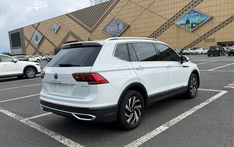 Volkswagen Tiguan II, 2023 год, 2 570 000 рублей, 5 фотография