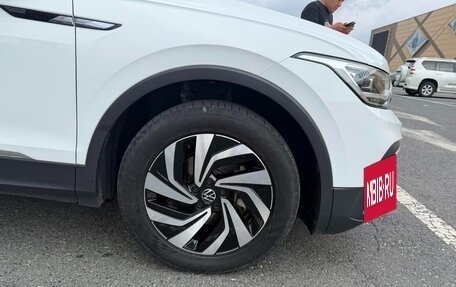 Volkswagen Tiguan II, 2023 год, 2 570 000 рублей, 18 фотография