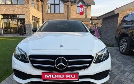 Mercedes-Benz E-Класс, 2016 год, 3 200 000 рублей, 21 фотография