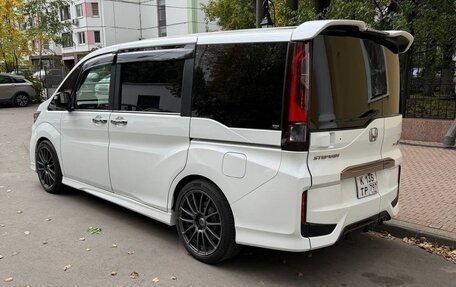 Honda Stepwgn IV, 2018 год, 2 650 000 рублей, 5 фотография