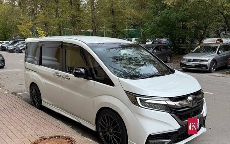 Honda Stepwgn IV, 2018 год, 2 650 000 рублей, 3 фотография