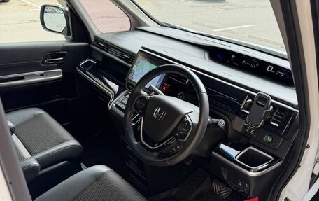 Honda Stepwgn IV, 2018 год, 2 650 000 рублей, 11 фотография