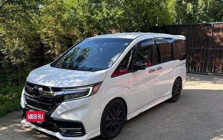 Honda Stepwgn IV, 2018 год, 2 650 000 рублей, 16 фотография