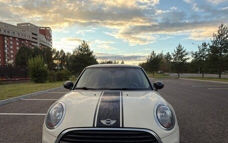 MINI Hatch, 2018 год, 1 590 000 рублей, 1 фотография