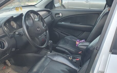 Mitsubishi Outlander III рестайлинг 3, 2004 год, 630 000 рублей, 7 фотография