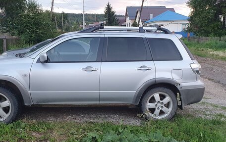 Mitsubishi Outlander III рестайлинг 3, 2004 год, 630 000 рублей, 6 фотография