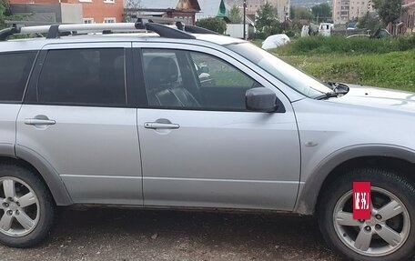 Mitsubishi Outlander III рестайлинг 3, 2004 год, 630 000 рублей, 2 фотография