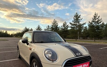 MINI Hatch, 2018 год, 1 590 000 рублей, 3 фотография