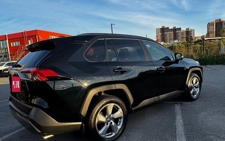 Toyota RAV4, 2021 год, 3 300 000 рублей, 5 фотография