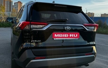Toyota RAV4, 2021 год, 3 300 000 рублей, 4 фотография