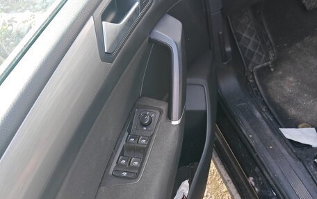 Volkswagen Touran III, 2019 год, 1 496 000 рублей, 9 фотография