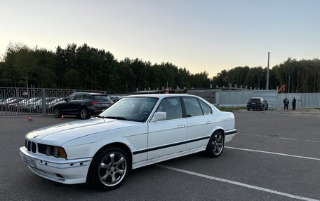 BMW 5 серия, 1990 год, 320 000 рублей, 1 фотография