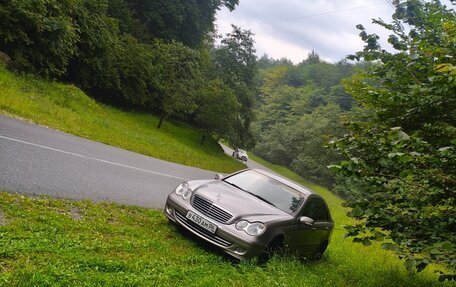 Mercedes-Benz C-Класс, 2004 год, 570 000 рублей, 3 фотография
