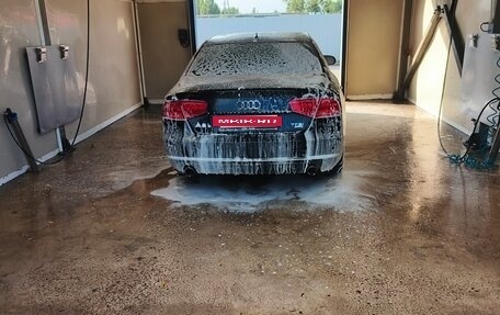 Audi A8, 2013 год, 1 850 000 рублей, 2 фотография